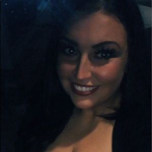 Meet your Posher, Dina